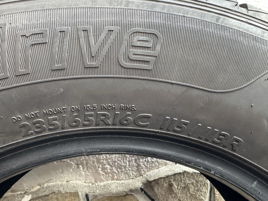 235 65 16C Dunlop