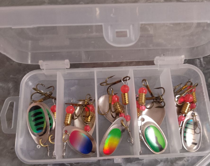 Комплект риболовни примамки – блесни и воблери (нови)