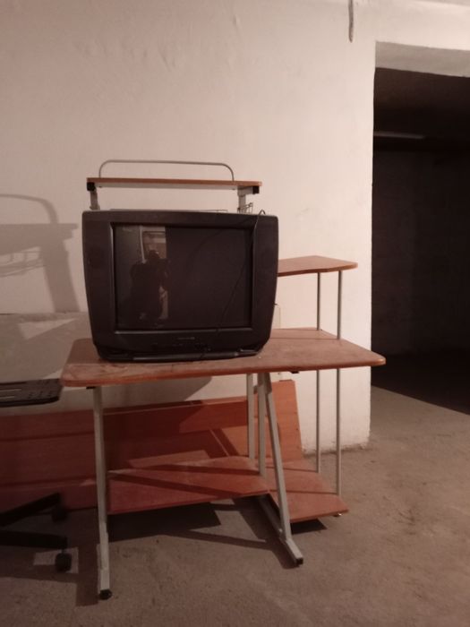 Плас 3*2старый тв компьютерный стол бу