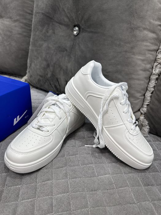 Новые мужские кроссовки