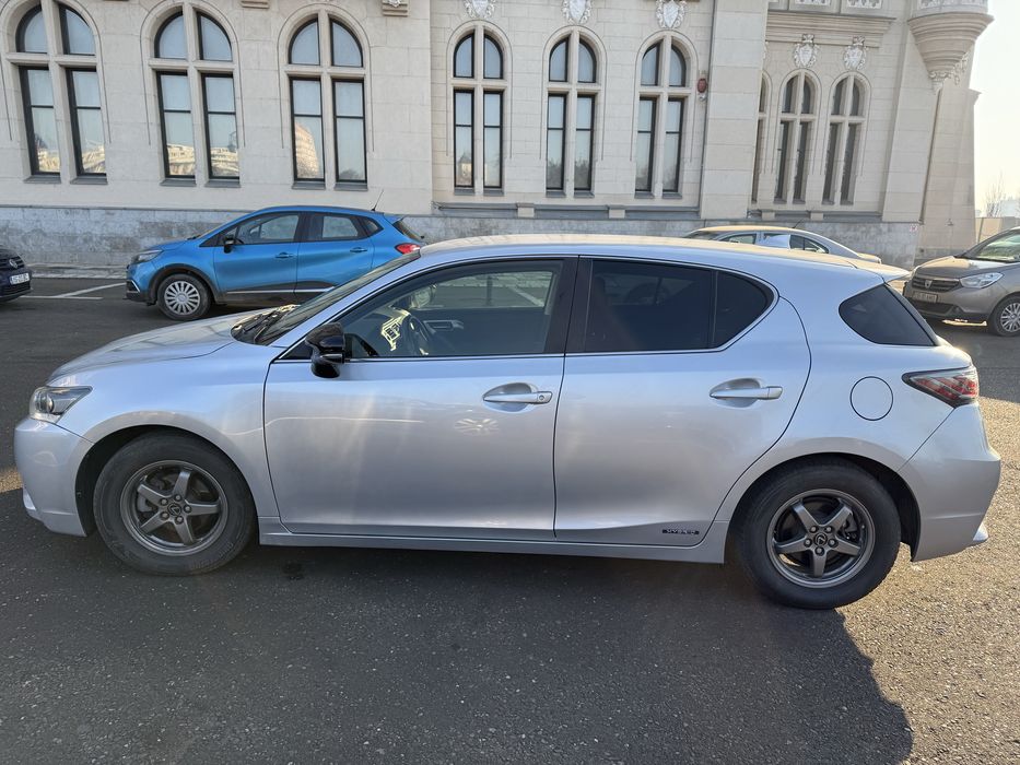 LEXUS CT200H 2015