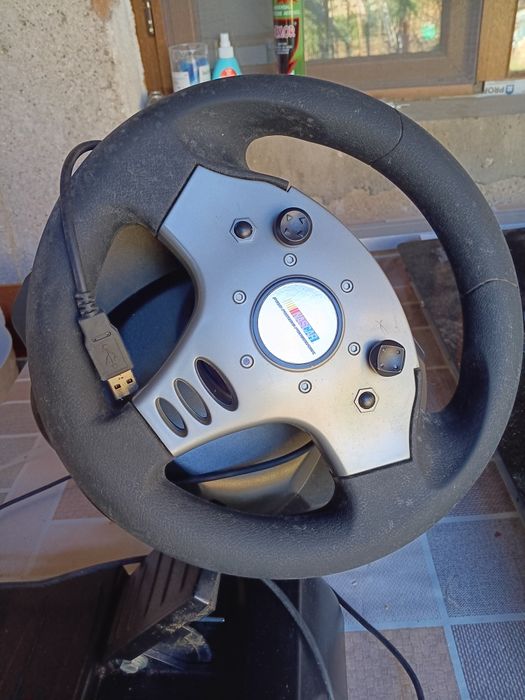 Волан и педали за игри