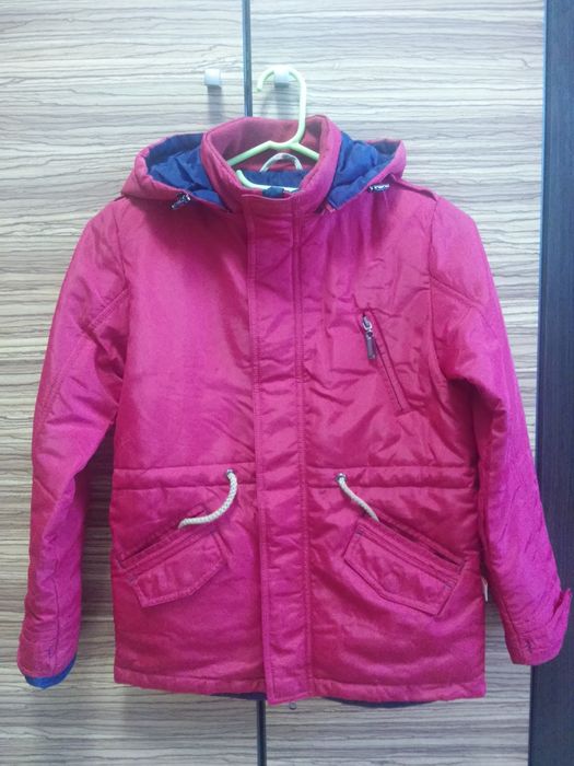 Продам куртку в очень отличном состоянии