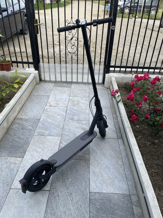 Trotineta electrica Xiaomi scooter essential