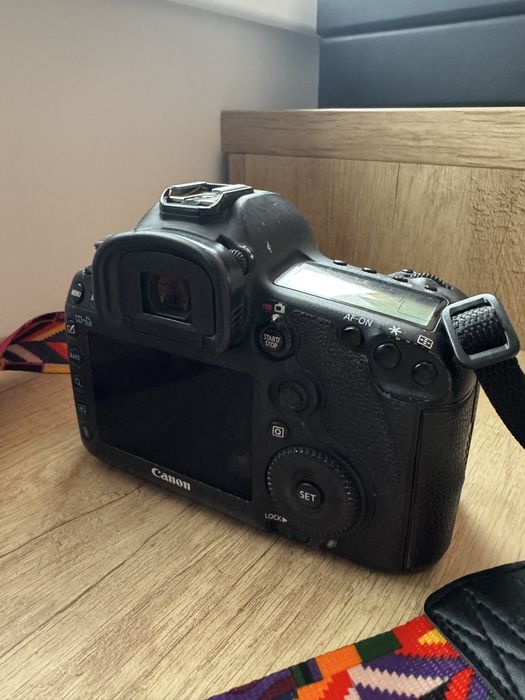 Canon EOS 5D Mark III body