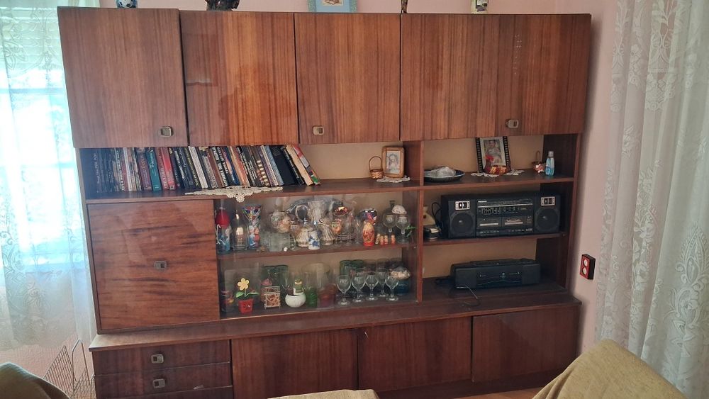 Подарявам диван и секция