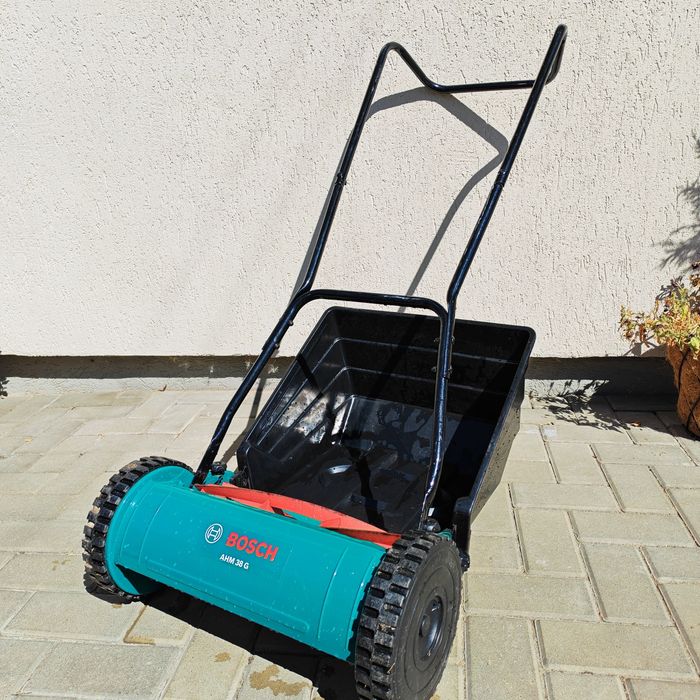 Masina manuala de tuns gazon Bosch AHM 38 G + colector