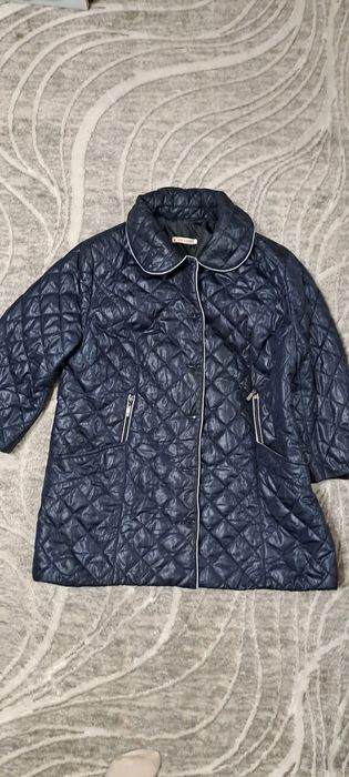 Продается синяя куртка