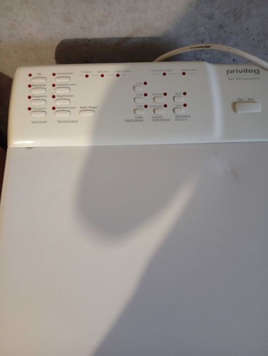 Продавам пералня Mieli и сушилня Privileg .За двата уреда