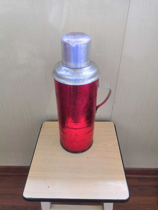 Продам Термос 2 литра