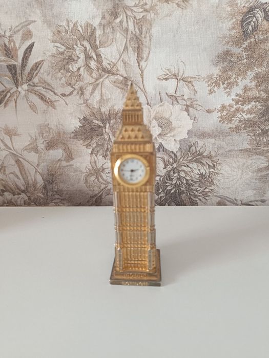 Сувениры , Париж, Лондон