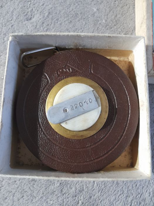 2 бр. Ролетки метални пет метра и 15 метра