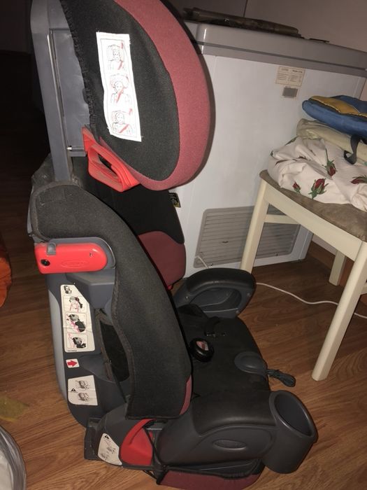 Продам автокресло Chicco