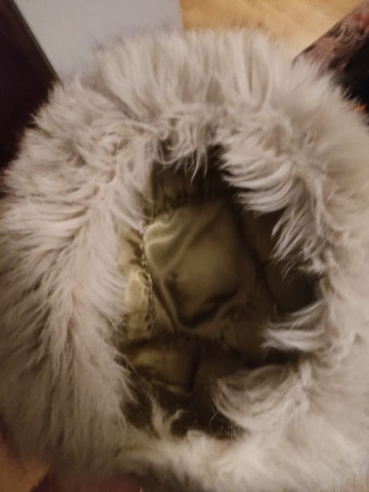 Меховые аутентичные шапки