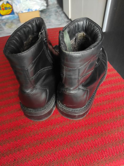 Ghete, bocanci din piele naturală 100%, îmblăniți. 
Foarte ușori, foar