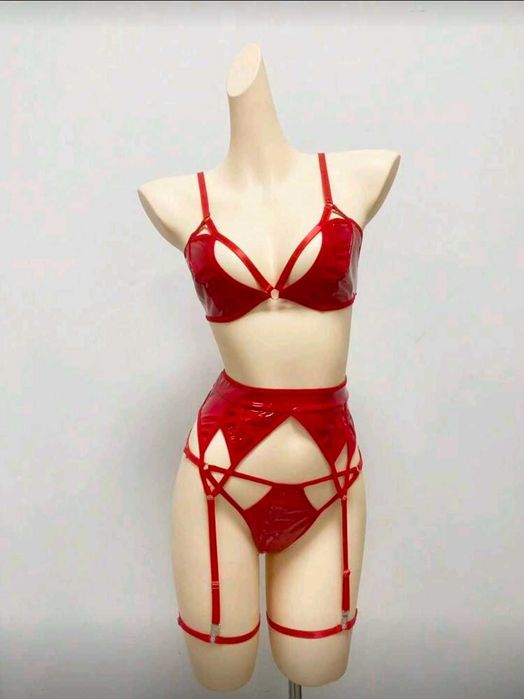 Еротично бельо червено латекс