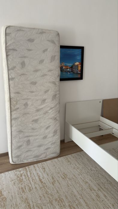 Продам две кровати вместе с матрасами