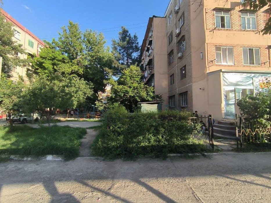 Продается 1в2 квартира 43 м2 на 1 этаже Чиланзар 20 квартал