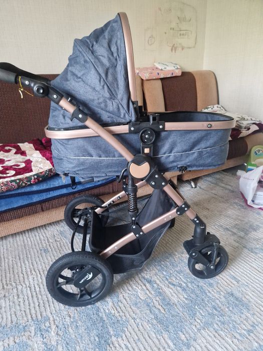 Коляска в хорошем состоянии