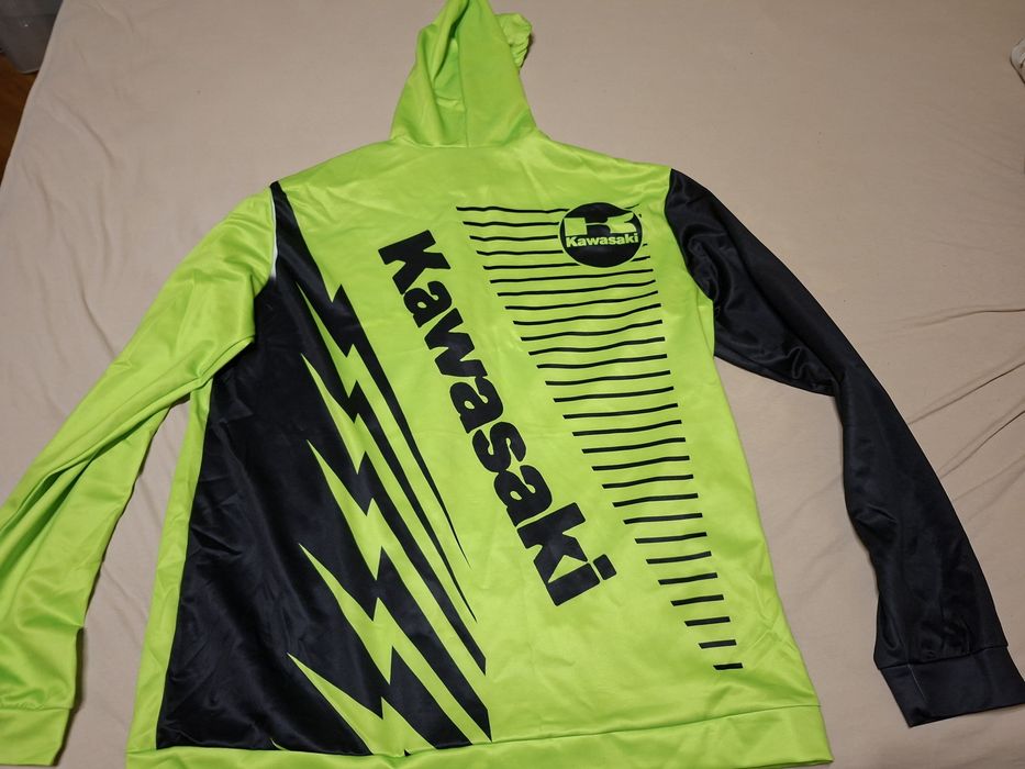 Големи горнища с качулка на Ducati и Kawasaki