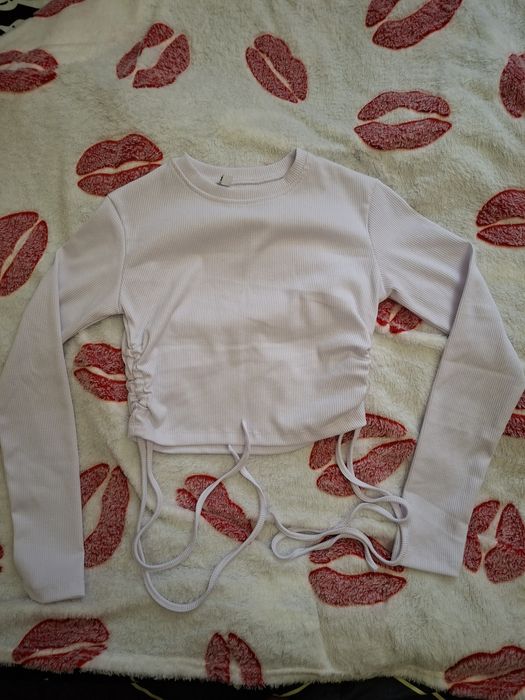 топ белый с рукавами