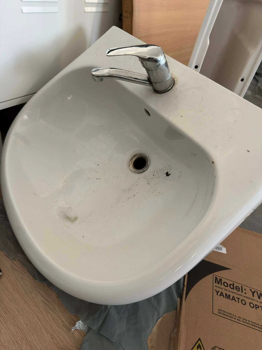 Chiuveta Baie cu Picior