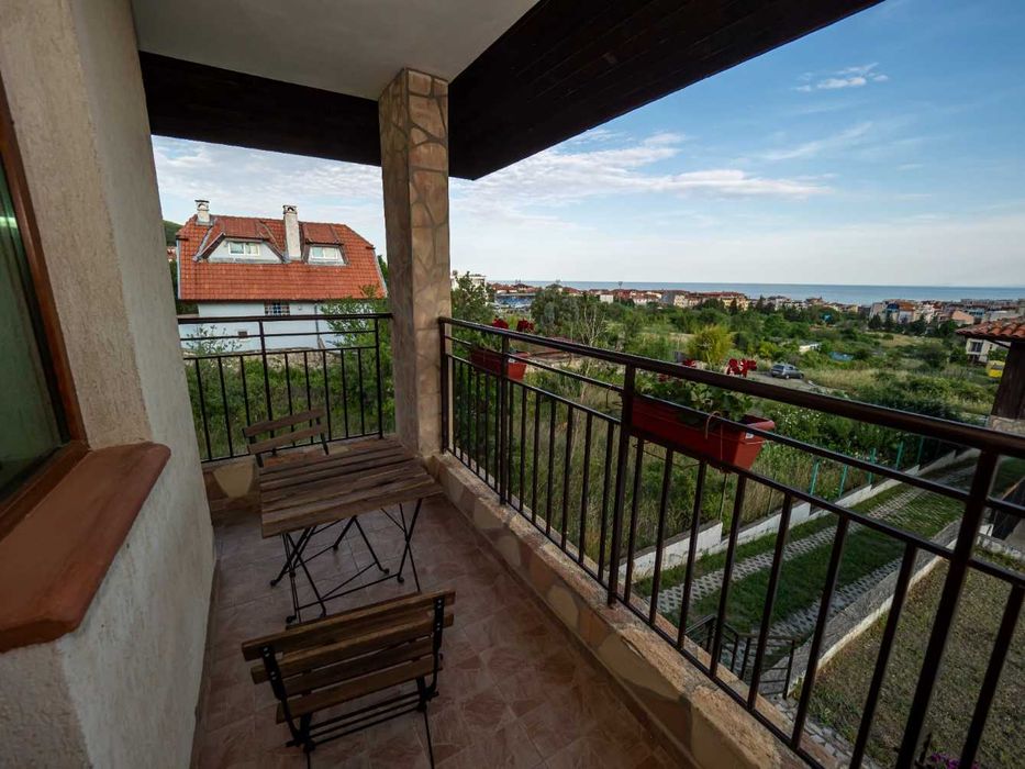 Продава се Хотел в Бургас, Изгрев - 320 кв.м за 682 €/кв.м - Снимка #19