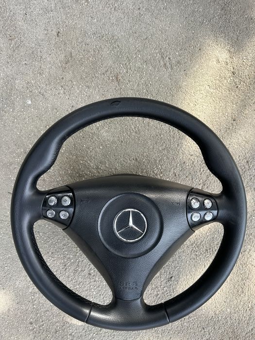 Трилъчев спортен волан W203 Face