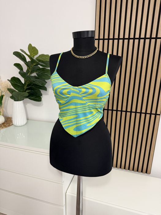 Top scurt model cupe verde galben