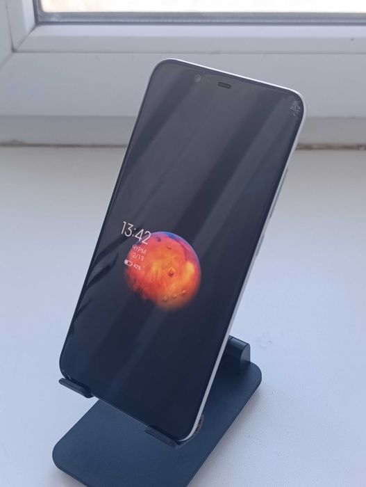 Mi 8 срочно обмен или продам