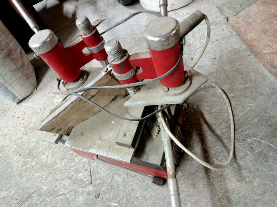 Ручной станок для производства окон ПВХ