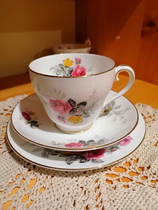 Английски старинен порцелан