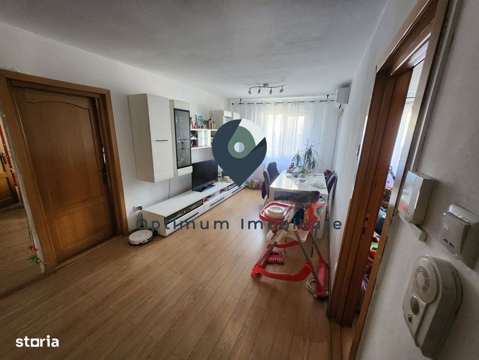 Apartament cu 4 camere in Manastur, etaj 2/4 zona Putna !