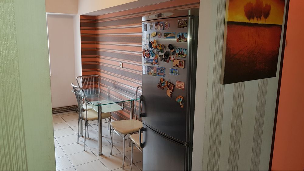 Inchiriez apartament 3 camere in centru