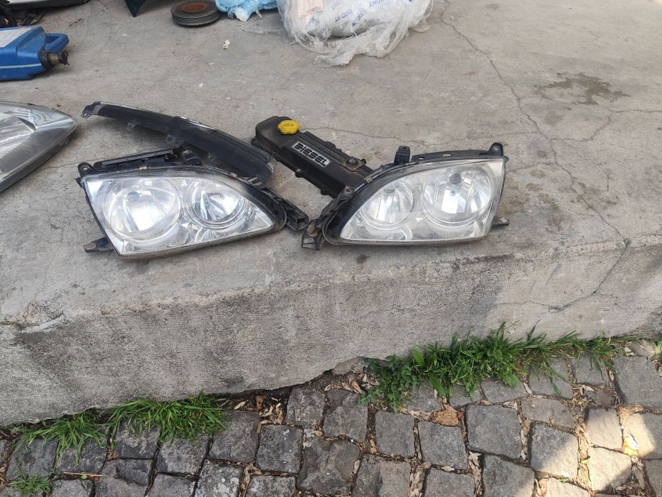 Фарове за toyota avensis 2001 година кристални