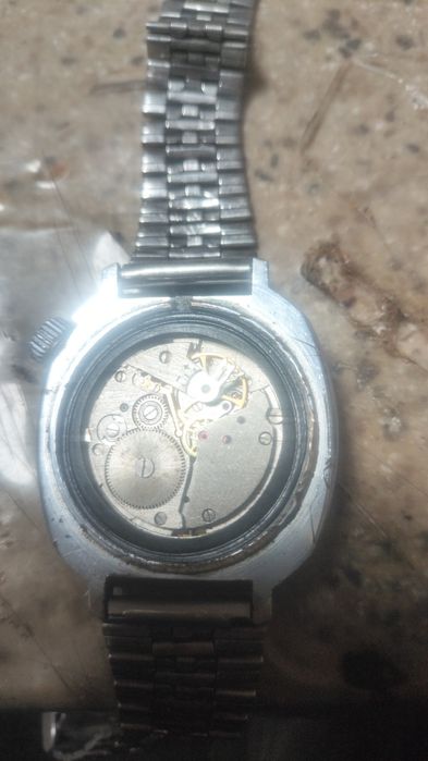 Продам часы срочно