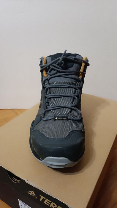 Adidas Terrex AX3 MID GTX в много добро състояние.