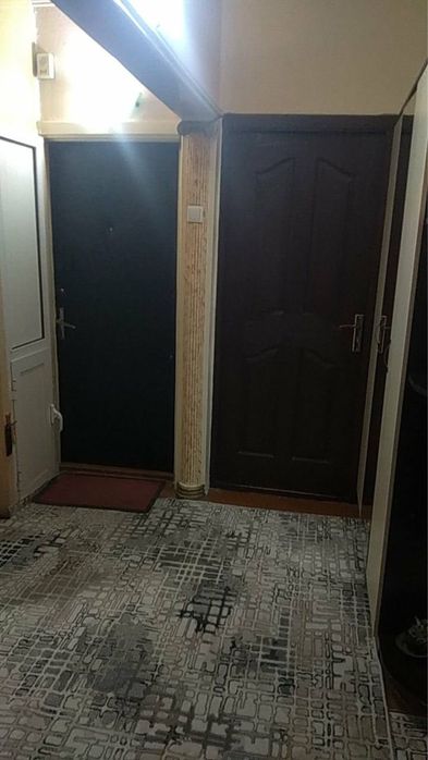 Prodayetsa kvartira Yunusobod 12 kvartol v horoshom sostoyaniye