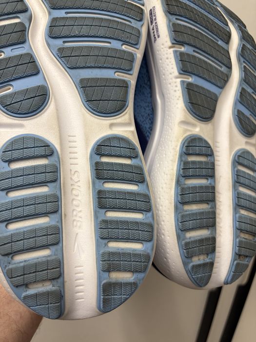 Кроссовки беговые Brooks Ghost Max оригинал