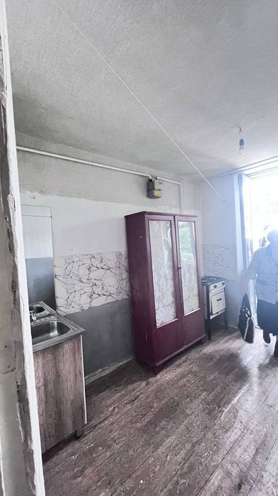 Срочно продается 1 ком квартира в новои 3 этаж