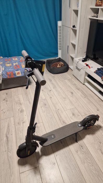 Продам электросамокат Xiaomi