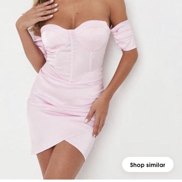 Розова сатенена рокля Missguided нова