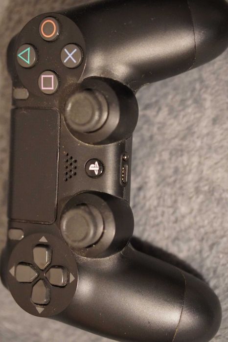 PlayStation 4 controller