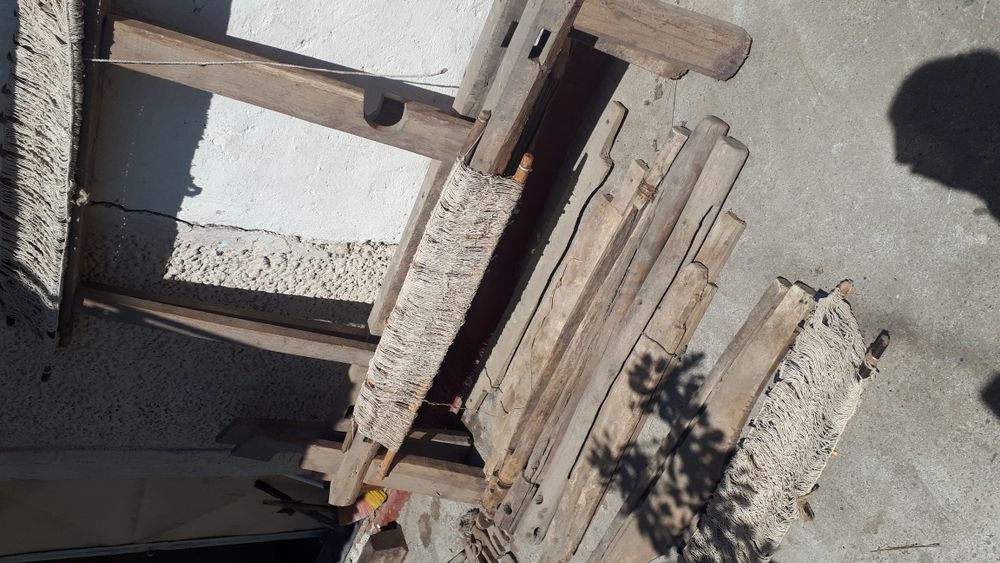 Razboi de tesut lucrat manual