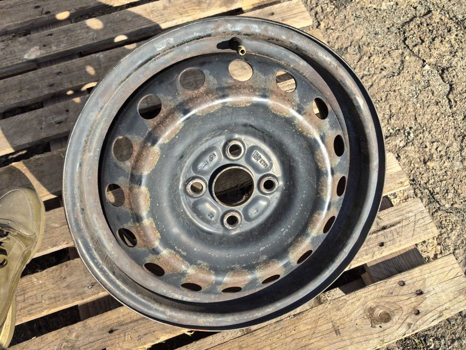 15 цола 4 х 100 мм Тойота / Кия / Хюндай / Сузуки - 5,5 Инча / ЕТ 45