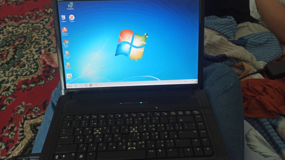 Ноутбук hp  виндус 7