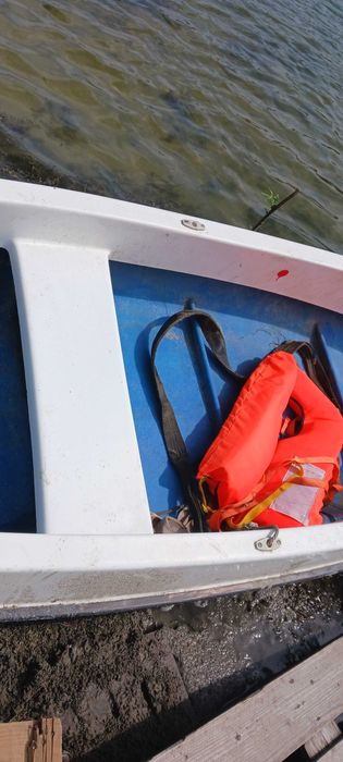 продавам 3 местно туристичско кану