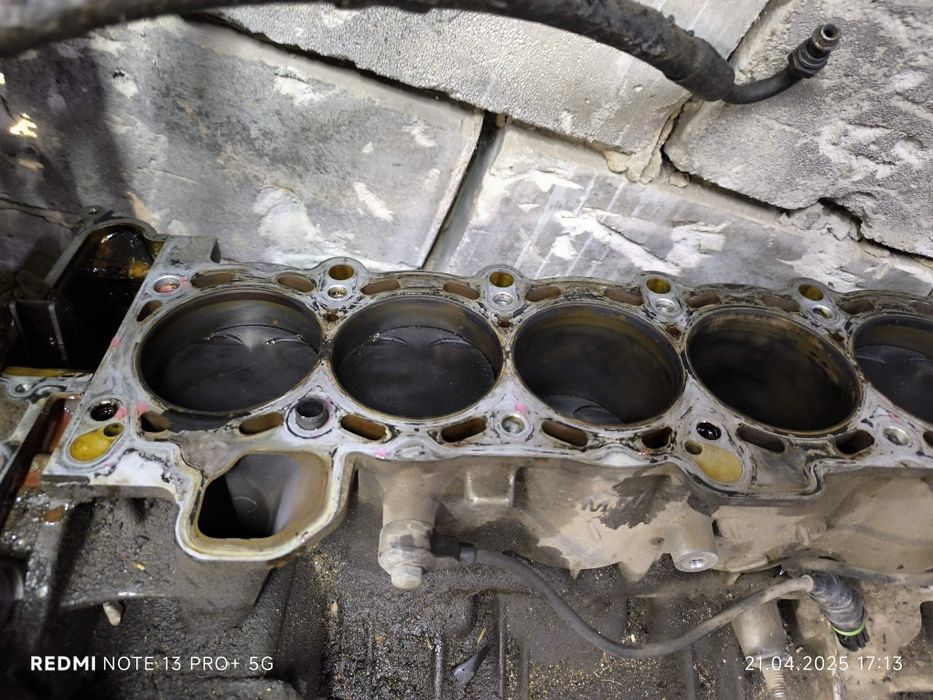 Двигатель м54 б 25