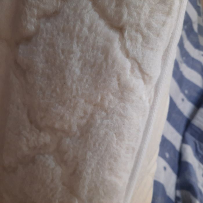 Двуспальная кровать