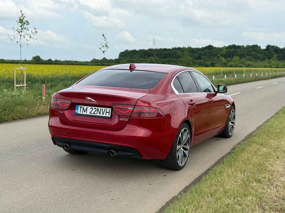 Jaguar XE